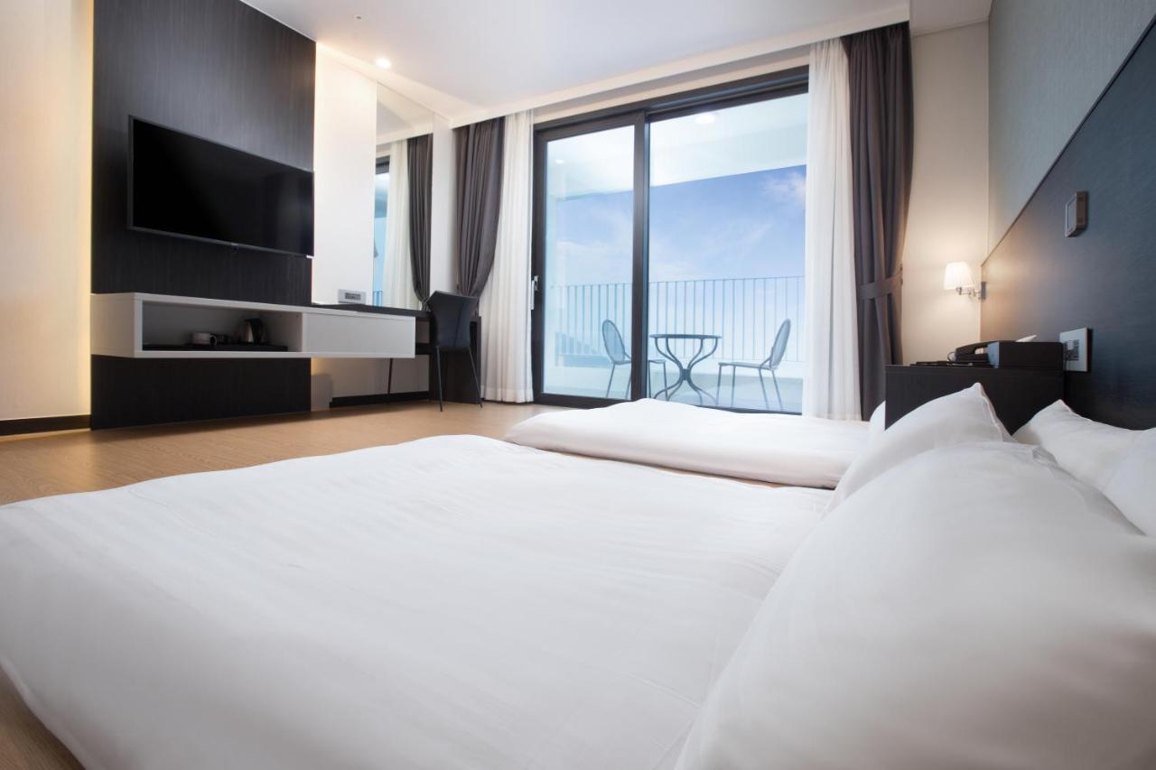 Utop Marina Hotel & Resort Yeosu Zewnętrze zdjęcie